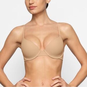 SKIMS Beige Plunge Underwire Bra